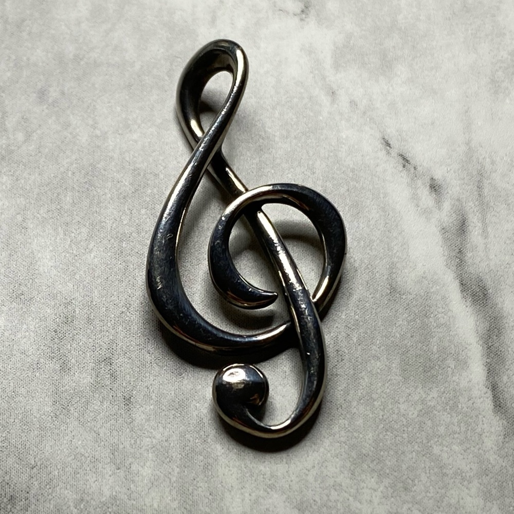 Retired James Avery Treble Clef Pendant